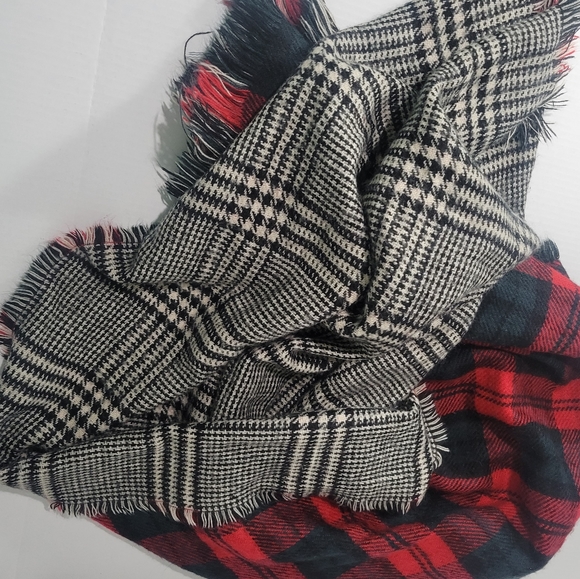 Nordstrom plaid print blanket scarf - Picture 4 of 16